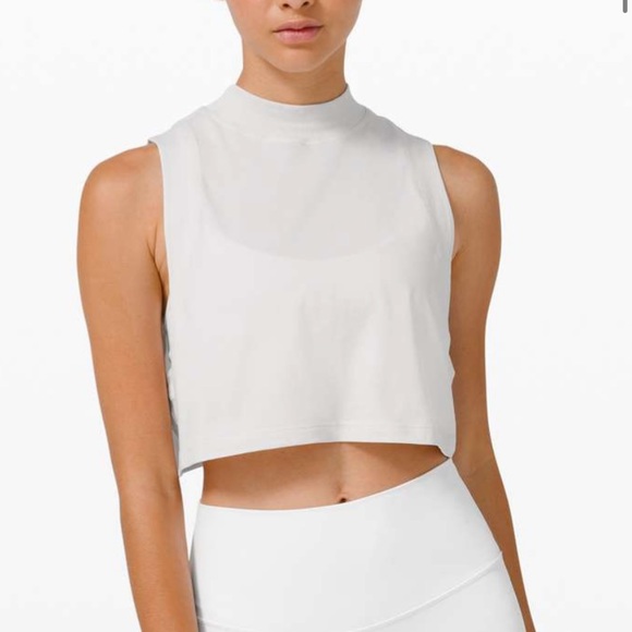 BNWT lululemon All Yours Cropped Tank - Picture 1 of 4
